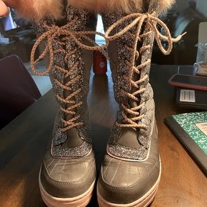 Girls glitter snow boots from Justice